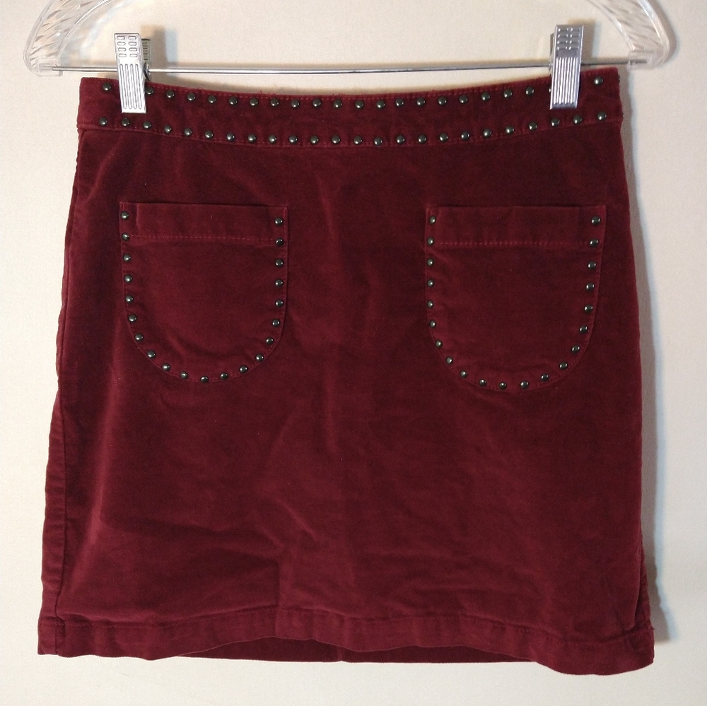 MISSIMO WOMEN'S MISSES RED, DEEP WINE RED, VELVETY SHORT SKIRT SIZE 4 W/2 PKTS